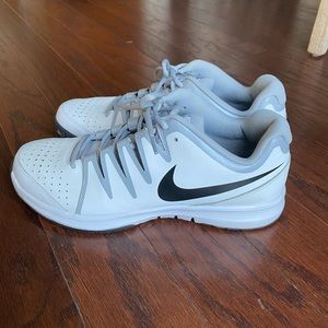 Nike Vapor Court Tennis Shoes